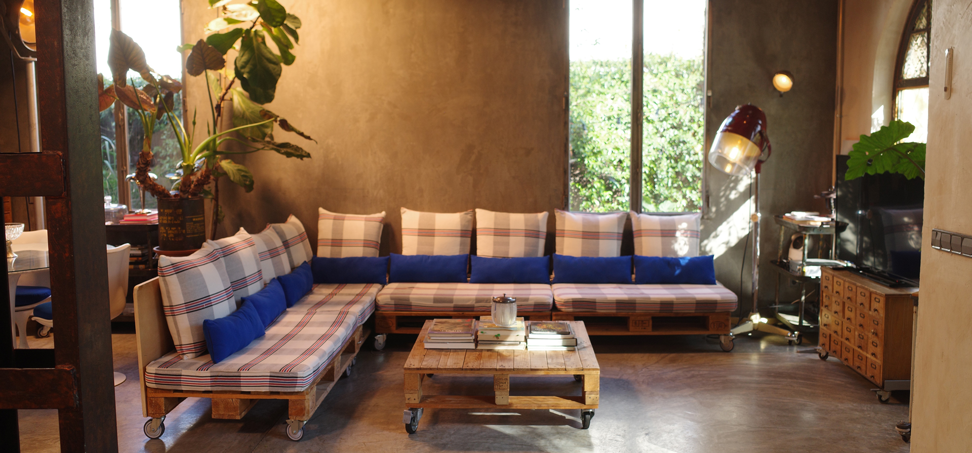 R0013383_STAYS_EDITED_1920x896